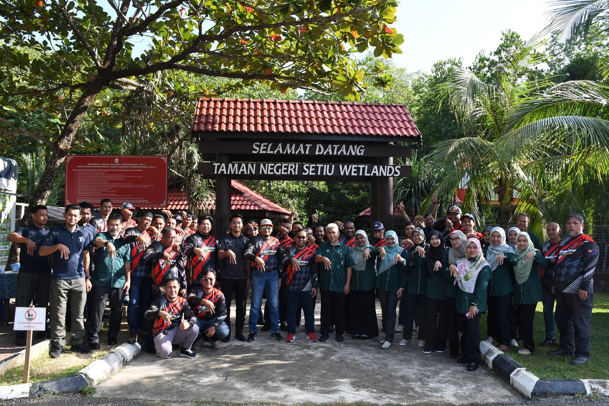 LAWATAN INISIATIF KELESTARIAN ALAM YANG DIBANGUNKAN DI SETIU WETLANDS